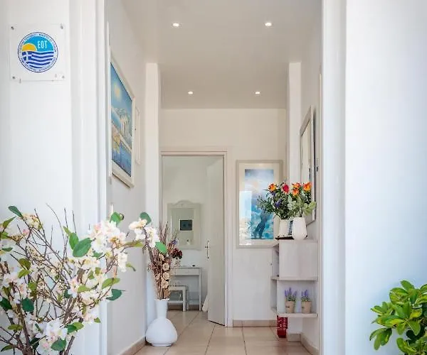 John's & Apartment *