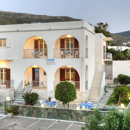 John's & Appartement Páros