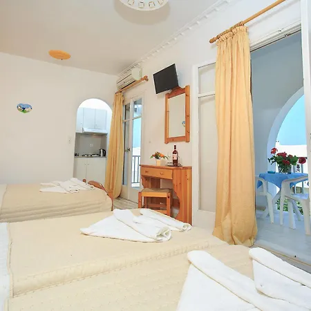 John's & Appartement Páros