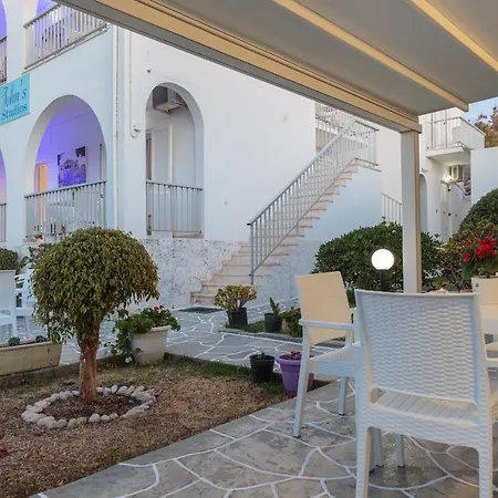 Apartment John's & *