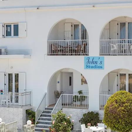 John's & Apartment Parikia (Paros)